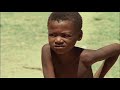www.unicef.it Una grave crisi nutrizionale ha colpito diversi distretti del Madagascar dall'inzio del 2009 a causa di scarse piogge e magri raccolti. L'UNICEF lavora con il personale sanitario, gli operatori di base e le comunità per salvare la vita dei bambini fornendo terapie nei centri sanitari e negli ospedali e formando sia il personale sanitario sia gli operatori di comunità su come prevenire, diagnosticare e curare la malnutrizione.
