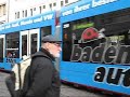 Petite vidéo du centre de Freiburg en Alemagne du vendredi 2 novembre 2007 entre 11h00 et 15h00 avec les tramways.Pequeno vídeo do centro da cidade de Freiburg na Alemanha de sexta-feira dia 2 de novembro de 2007 entre as 11h00 e 15h00 com os bondes elétricos.