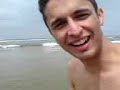 andando pela areia