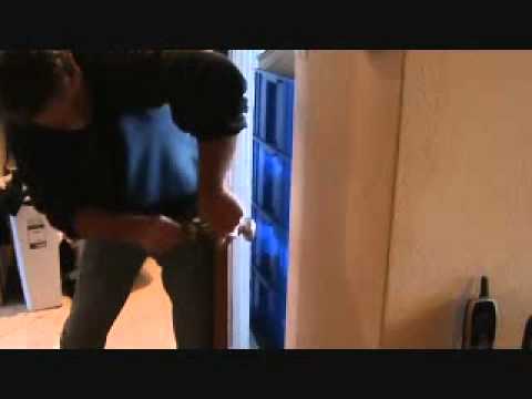 how to fix a door knob that doesn't lock