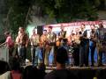 la musica suena en nuestros corazones ,sin micros