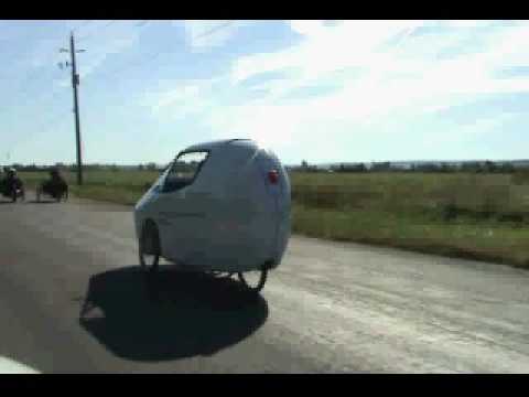 cabbike - Following a Cab-Bike velomobile in Niagara-on-the-Lake.