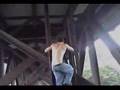 videos de Hang off a bridge
