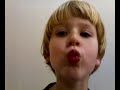 Beijo Gostoso do Victor para a Mãe