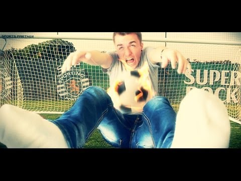 Foot - C'est clairement le meilleur jeu de foot de tous les temps ! Clique ici pour t'abonner ▻ http://bit.ly/1khetSq & rejoins la HussFamily DIRECT ! Twitter ▻ htt...