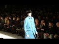 Click here to watch this video Burberry Prorsum F/W 2011-2012 Fashion Show in Milan Fashion Week (I)
