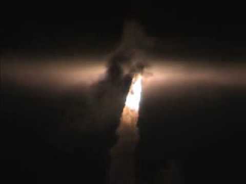 Lanzamineto de noche de un satelite