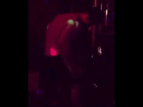 Dịch vụ trai vịn nở rộ cmnr lo mà giữ vợ giữ người yêu đi mấy ông êi :))