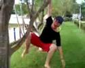 Um macaco no tanQ! Um macaco no tanQ!
