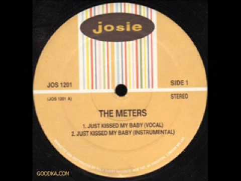 Tekst piosenki The meters - Just Kissed My Baby po polsku