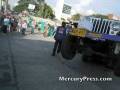 Incredibly loaded Jeeps. Yipao in Armenia, Colombia - AutoTao.com