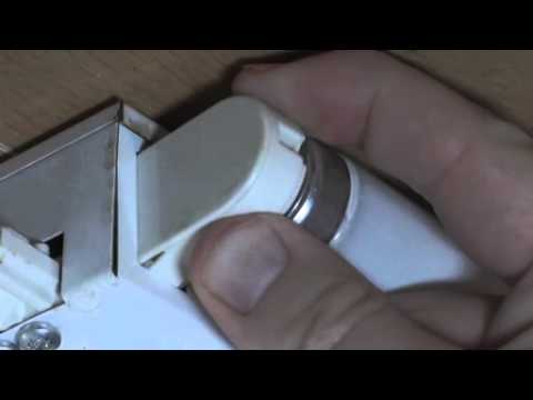 how to remove fluorescent light bulb