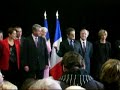� strauss-kahn ? � washington ! kouchner ? avec nous ! jack lang ? avec moi ! �, a d�clar� le pr�sident lors d'une rencontre avec des militants ump. lire la suite l'article � vous savez, au fond, ce qui manque au parti socialiste, c'est d'un directeur des ressources humaines. ils ont des talents, ils ne savent pas s'en servir. franchement. donc, j'ai choisi d'�tre leur directeur des ressources humaines. � nicolas sarkozy ne r�siste jamais � un bon mot pour railler le ps et mettre les rieurs de son c�t�. quitte � r�p�ter mot pour mot une blague inaugur�e d�j� avec succ�s deux ans plus t�t � l'universit� d'�t� du medef. lors d'une rencontre � ferm�e � avec huit cents militants ump, mardi 8 d�cembre � lingolsheim, en alsace, le pr�sident s'est donc une nouvelle fois gauss� du management du parti socialiste pour vanter aupr�s d'une base pas toujours r�ceptive les m�rites de l'ouverture : � strauss-kahn ? � washington ! kouchner ? avec nous ! jack lang ? avec moi ! vous savez, une formation politique qui a des talents pareils et qui choisit martine aubry ou s�gol�ne royal �