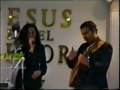 videos de Marina y Jose antonio cantan alabanzas en el culto