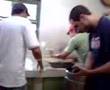 Samir levando encoxada no laboratorio de controle biologico