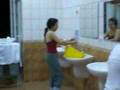 Emine Çamaşır Yıkarken