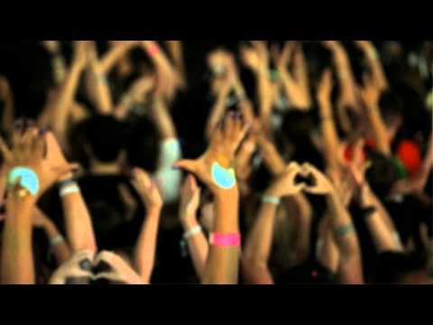 FEEL THE ENERGY OF LIVE MUSIC | ALEX AND ANI