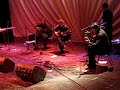 tema interpretado por el grupo 