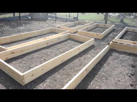 how to fill raised garden beds