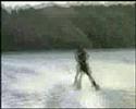 Ork skia sobre las olas!