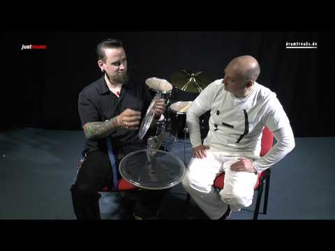 Schlagzeug-Sticks  und Felle