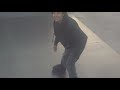 dulio a tentar andar de patins