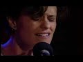 Zélia cantando 