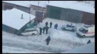 Водитель иномарки  не справился с управлением и совершил наезд на сторожку гаражного кооператива