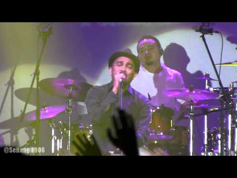 Glenn - Glenn Fredly performed with Nicky Manuputty(sax), Rayendra Sunito(drums), Bonar Abraham(bass), Andre Dinuth(guitar), Rifka Rachman(sequencer), Kenna Lango(ke...
