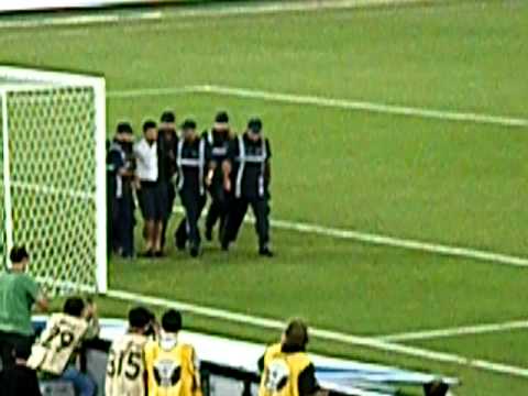 Muestran de cerca al hincha que interrumpió el partido Brasil-Argentina