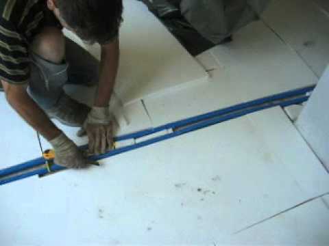 Installation of cement screed