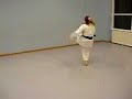 Kata de la escuela Motobu-ha Shito-ryu efectuada por la Sensei Olga Pallo de Estonia, no tiene sonido pero la técnica es buena