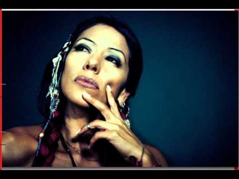 Lila Downs Y La Misteriosa - La Linea 