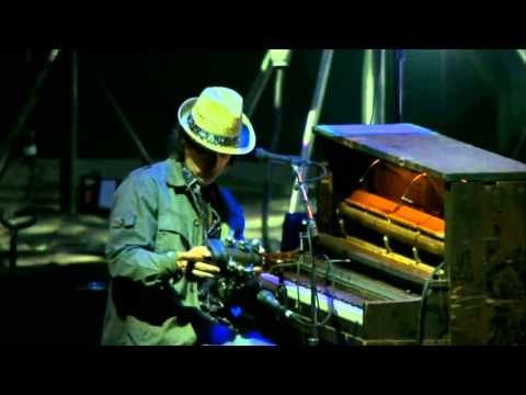 Neil Young - A Day in the Life (Beatles Cover) @ Glastonbury Festival 2009 HD
