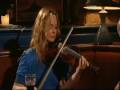 videos de Niamh Ni Charra - Deoraiocht an tSaighdiura, Down Time Delirium & Splendid Isolation