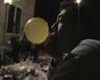 Netou s'amuse avec de l'helium!