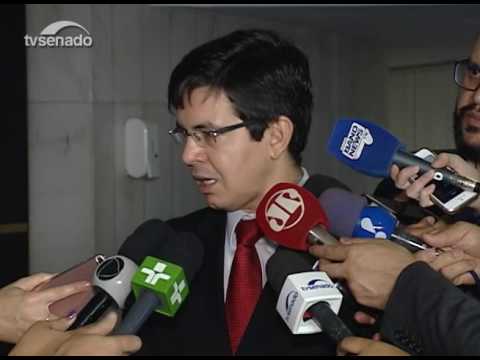 Randolfe pede ao TSE que antecipe julgamento da chapa Dilma-Temer