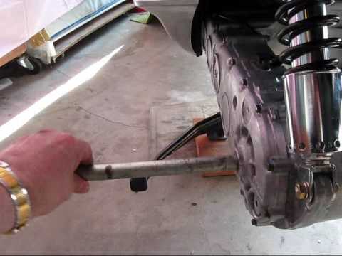 Burgman 650 – DIY – Rear Wheel Installation