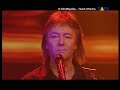 chris norman performs his song amazing.
http://www.chris-norman.co.uk/