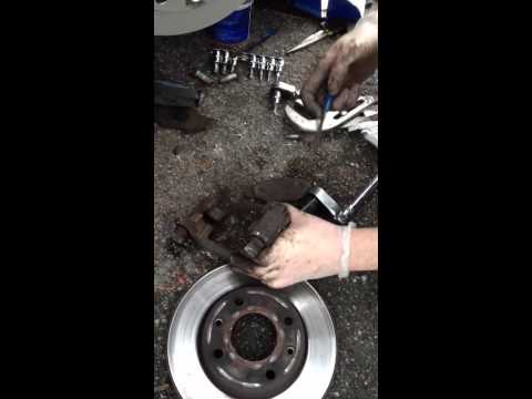 How to change brakes disc and pads Peugeot 206