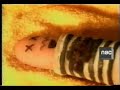 Cruces,
cruces para seguir,
para correrte en el medio de la selva.

Tu guerrilla hizo un nido;
levanta, levanta temprano,
levanta la sangre;
Arraigo multirracial.

Hipocrita,
hipo que grita:
