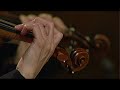 stereo: http://br.youtube.com/watch?v=mvdrsxazcoa&fmt=18

nicola fiorenza (1700 c. - 1764).

concerto for cello, violins & continuo in f major:

1st mov: presto.

l'emsemble 415.

gaetano nasillo (cello).

dir: chiara banchini.