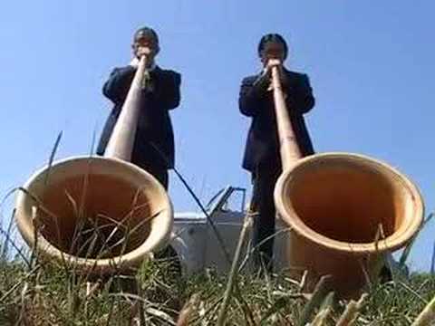Max Nix & Willi Widder Nix on HOLIDAYS