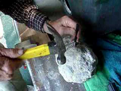 how to break open a geode