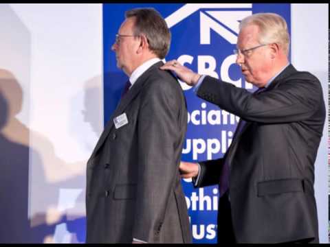 Book review essay divergent