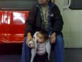 Prima data in metrou - urmeaza statia policolor cu peronul pe stanga