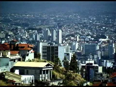 Belo Horizonte - Cercada pela Serra do Curral foi planejada no século XIX para ser a capital de Minas Gerais. De acordo com o censo realizado em 2010 (IBGE), sua população é ...