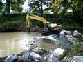Cat (Caterpillar) Excavator in the River (Bagger im Fluß)