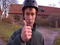 Bj�rn gustavsson som  Benjamin testar skateboard