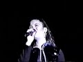 selena singing w/ freddy correo